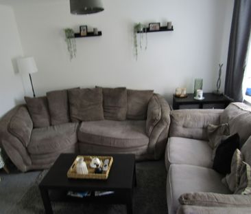 2 bed Terraced - To Let - Photo 4