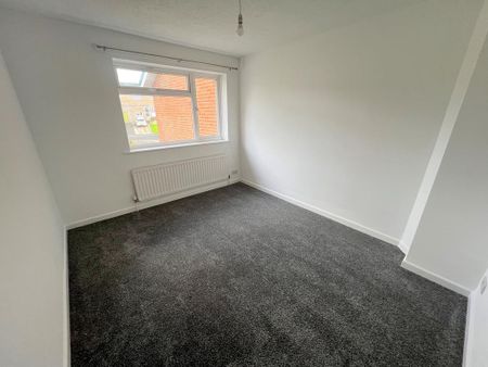 4 bedroom terraced house to rent - Photo 3