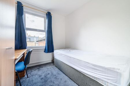 5 bedroom terraced house to rent - Photo 3