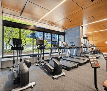 Stylish Inner-City Apartment with Resort-Style Facilities - Photo 6