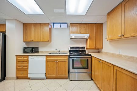 For Lease - 65 Amy Court, Vaughan, Ontario - Photo 2