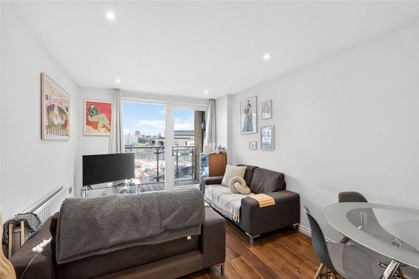 Viridian Apartments, 75 Battersea Park Road, Battersea, London, SW8 4DA - Photo 1