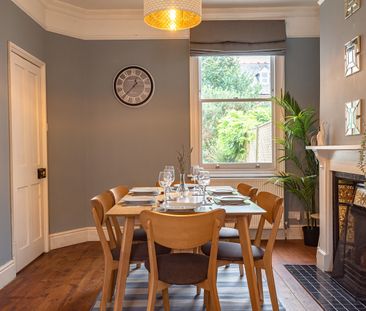 2 Bed Terraced House, Donnington Gardens, RG1 - Photo 1