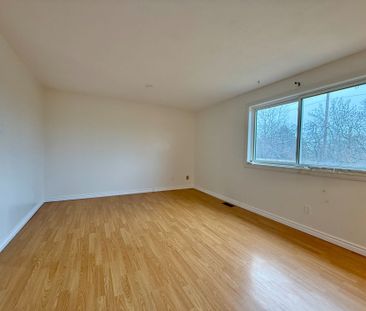 For Lease - 128 PINETRAIL Crescent, South of Baseline to Knoxdale, ... - Photo 3