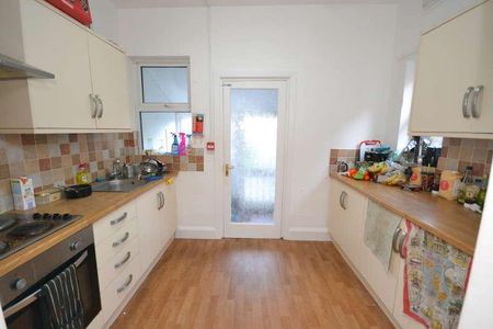 House Share - Trent Boulevard, West Bridgford, NG2 - Photo 2