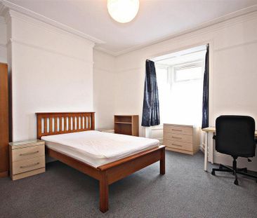 4 bedroom private hall to rent - Photo 3