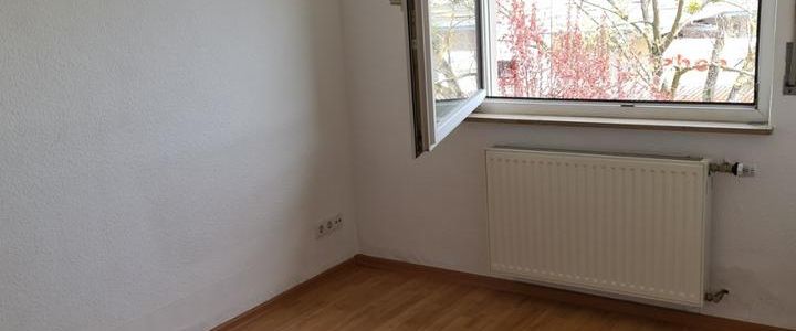 Helle 3-Zimmer-Wohnung in gepflegtem 6-Parteienhaus – ab 01.12.20 - Foto 1