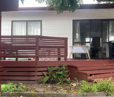 Spacious 3-Bedroom Home in Prime Papatoetoe Location - Photo 5