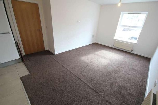 Flat, Cliveden Court, - Church Road, Northolt, UB5 - Photo 1