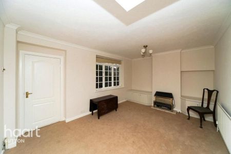 3 bedroom terraced house to rent - Photo 4