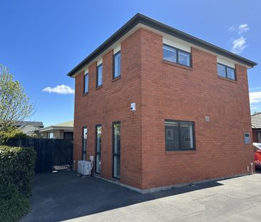 Modern 2 Double Bedroom 2 Storey Townhouse - Photo 1