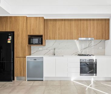 Modern and Spacious Living in an Unbeatable Location - Photo 5