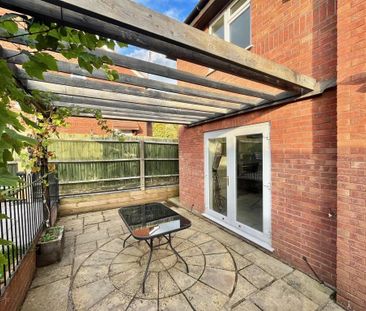 3 bedroom semi-detached house to rent - Photo 4