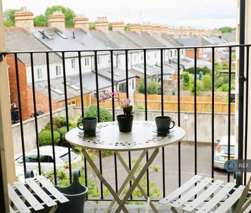 2 bedroom penthouse to rent - Photo 3