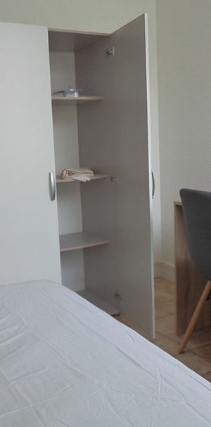 Chambre en colocation dans un appartement meublé - Photo 1