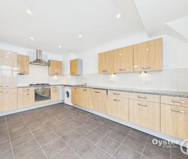 3 bedroom flat to rent - Photo 6