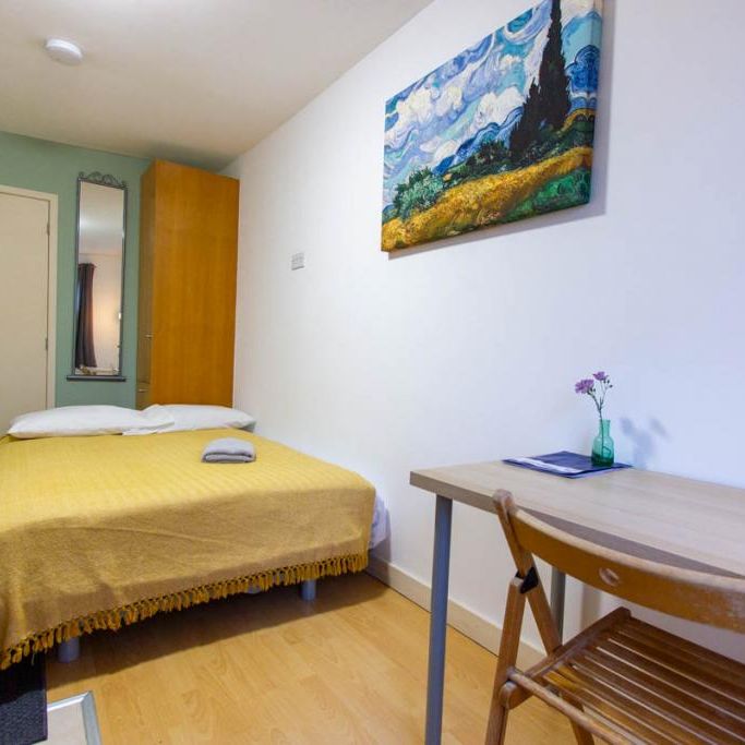 Flat 19 Penywern Road, Earls Court SW5 9SX - Photo 1