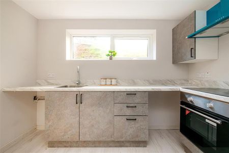 45 Longland Way, High Wycombe - Photo 3