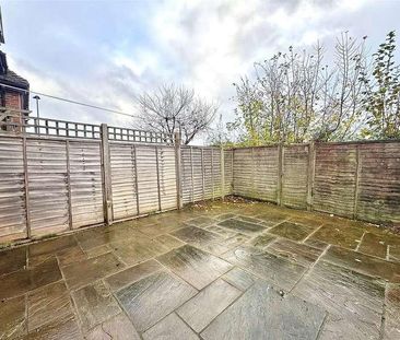 Tavern Court, Fernhurst, Haslemere, West Sussex, GU27 - Photo 2