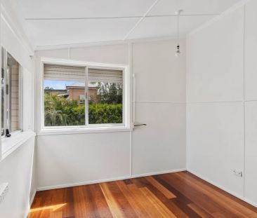 STUNNING 5-BEDROOM HOME FOR RENT - Photo 6