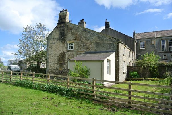 2 bedroom cottage to rent - Photo 1