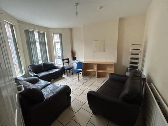 Great 6 Bedroom House, 43 Agincourt Avenue, Queens Quarter!, Belfast, BT7 1QB - Photo 1