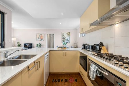 28a Kingston Place, Kardinya WA 6163 - Photo 4