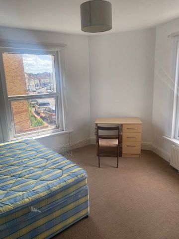 Room in a Shared House, Chester Street, BS5 - Photo 2