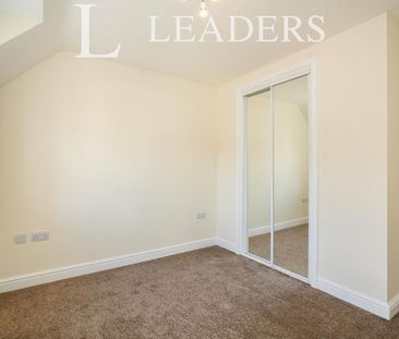 2 bedroom townhouse to rent - Photo 1