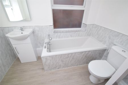 1 bed ground floor flat to rent in Vernon Road, Bridlington, YO15 - Photo 2