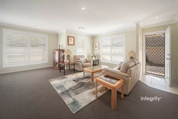 Low Maintenance - Photo 1