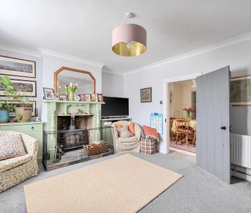 4 bedroom semi-detached house to rent - Photo 1