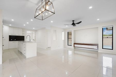 Mineral Pool, Immaculate Grounds, Double garage and shed - Lawn maintenance included! - Photo 3