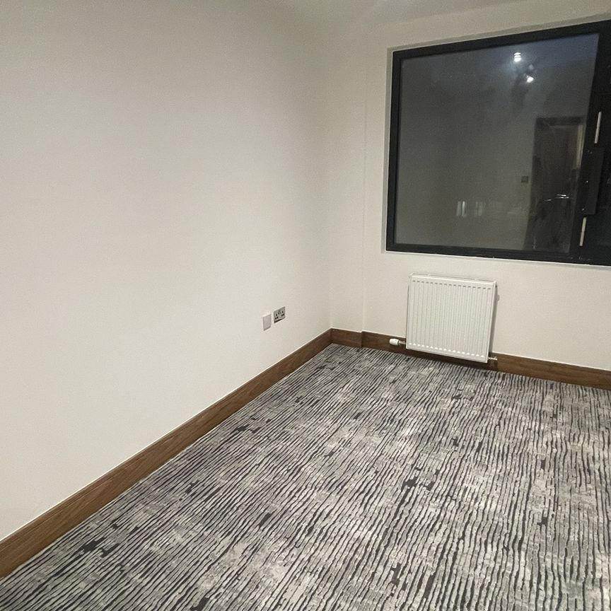 3 Bed Flat, Scarbrook Road, CR0 - Photo 1