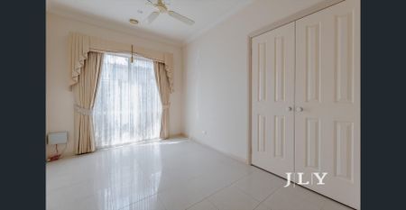 Family Home In Berwick - Photo 5