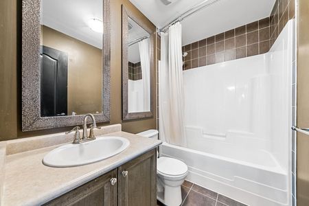 For Lease - 1821 Lamstone Street Unit# Upper, Innisfil, Ontario - Photo 5