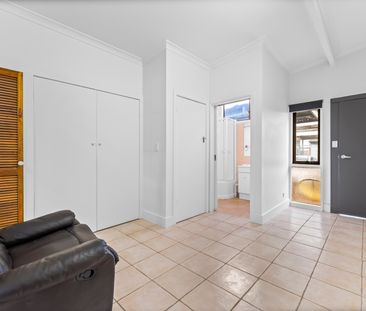 380B Sydney Road, Brunswick VIC 3056 - House For Rent | Domain - Photo 3