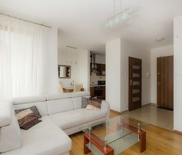 Warszawa, Mokotów, Aleja Wilanowska - Photo 2