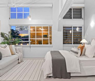 Tightly Held City Side Retreat in Resort Style Finger Wharf - Photo 6