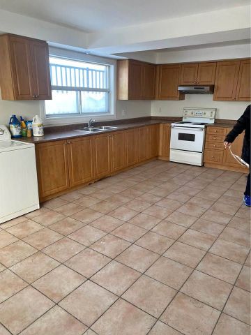 For Lease - 211 Milvan Drive, Toronto, Ontario - Photo 2