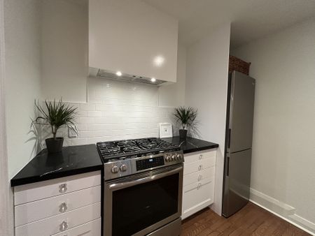 For Lease - 1252 Avenue Road, Toronto, Ontario - Photo 2