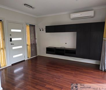 Modern Townhouse - Photo 6