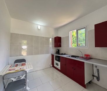 Deux pièces à Perrin aux Abymes - LONGFORT IMMOBILIER - Photo 5