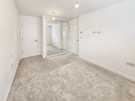 4 bedroom detached house to rent - Photo 5