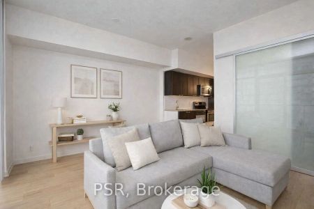 105 The Queens Way #1212 - Photo 3