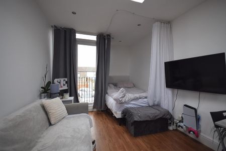 Studio to rent - Photo 3