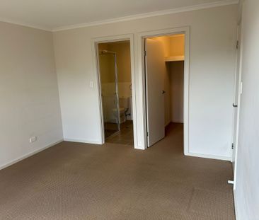 Lovely 3 Bedroom Home - Photo 4
