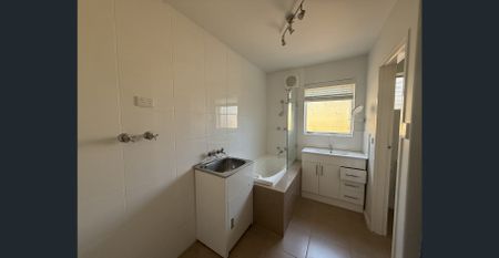 Charming 2-Bedroom Unit with Balcony & Courtyard – Railway Avenue, Altona North - Photo 5