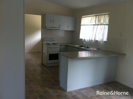 3 BEDROOM HOME ANDERGROVE - Photo 3