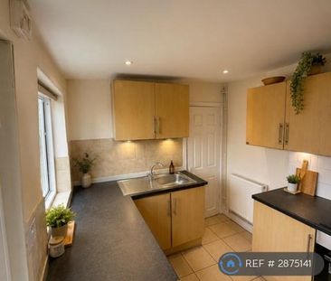3 bedroom terraced house to rent - Photo 3